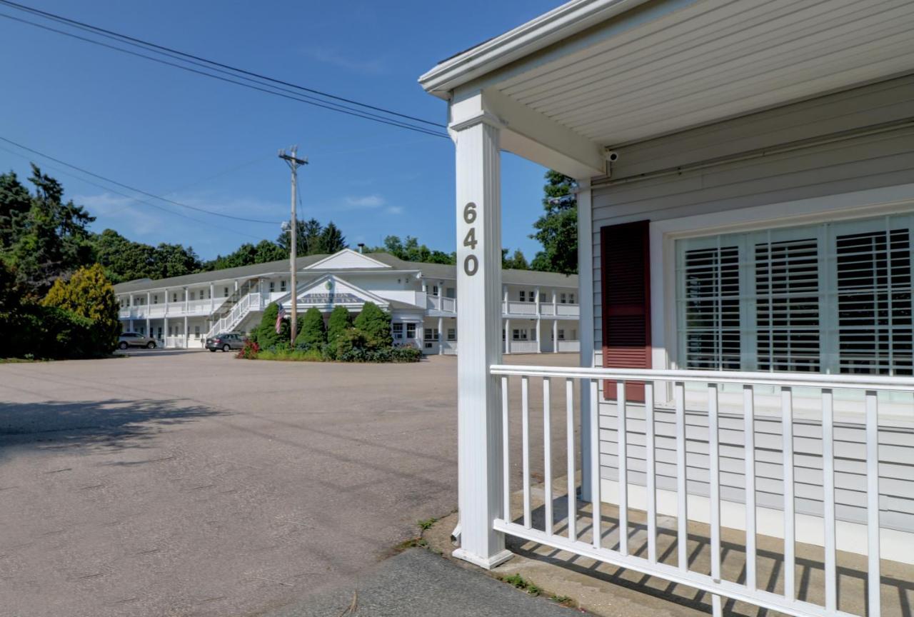 Hamilton Village Inn North Kingstown Extérieur photo