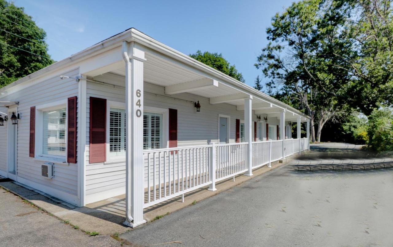 Hamilton Village Inn North Kingstown Extérieur photo