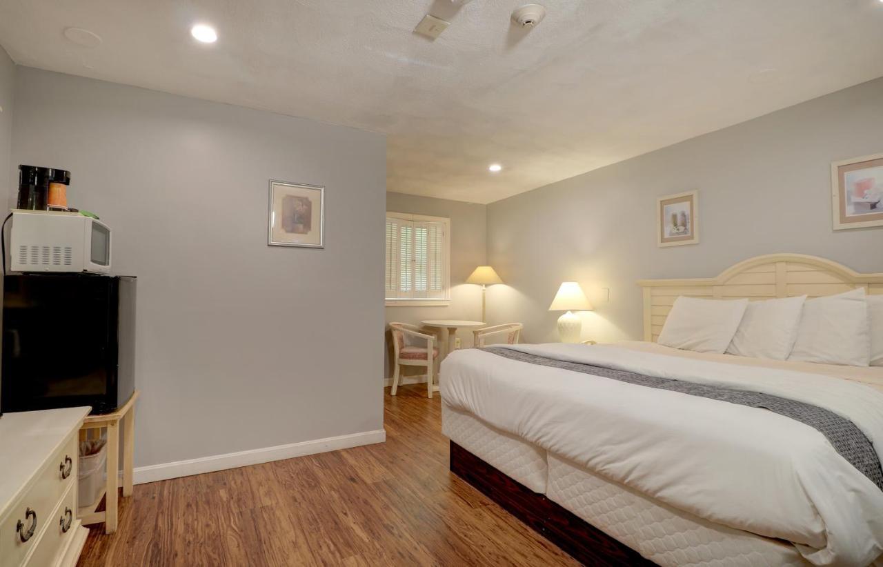 Hamilton Village Inn North Kingstown Extérieur photo
