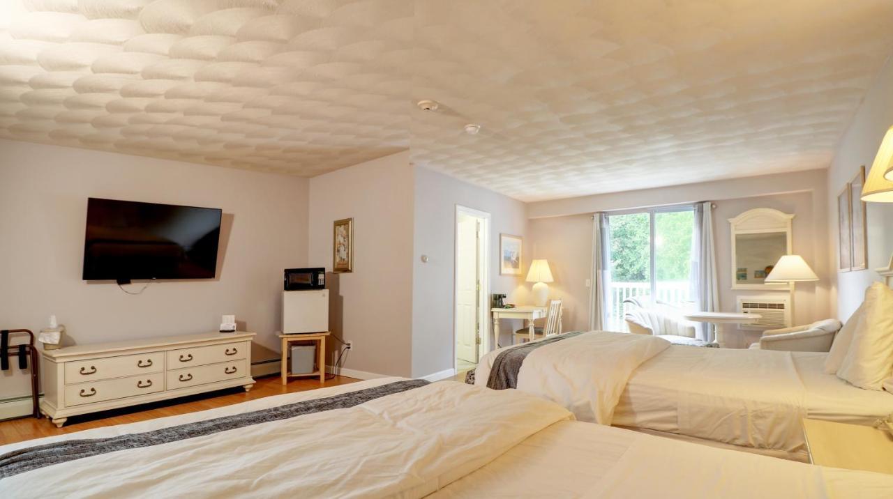 Hamilton Village Inn North Kingstown Extérieur photo