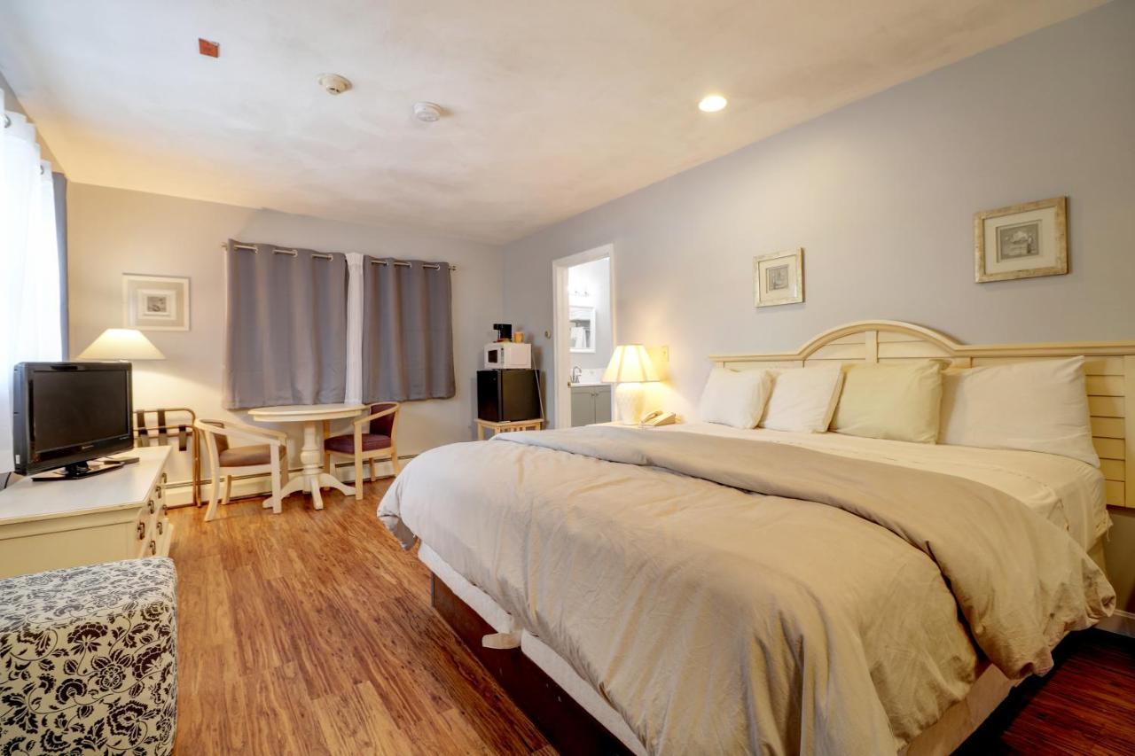 Hamilton Village Inn North Kingstown Extérieur photo